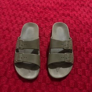 Freedom Moses Olive Green Slide Sandals Size 36/37
